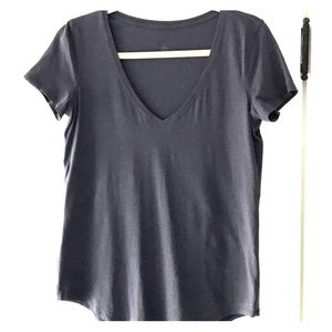 Lululemon v-neck tee